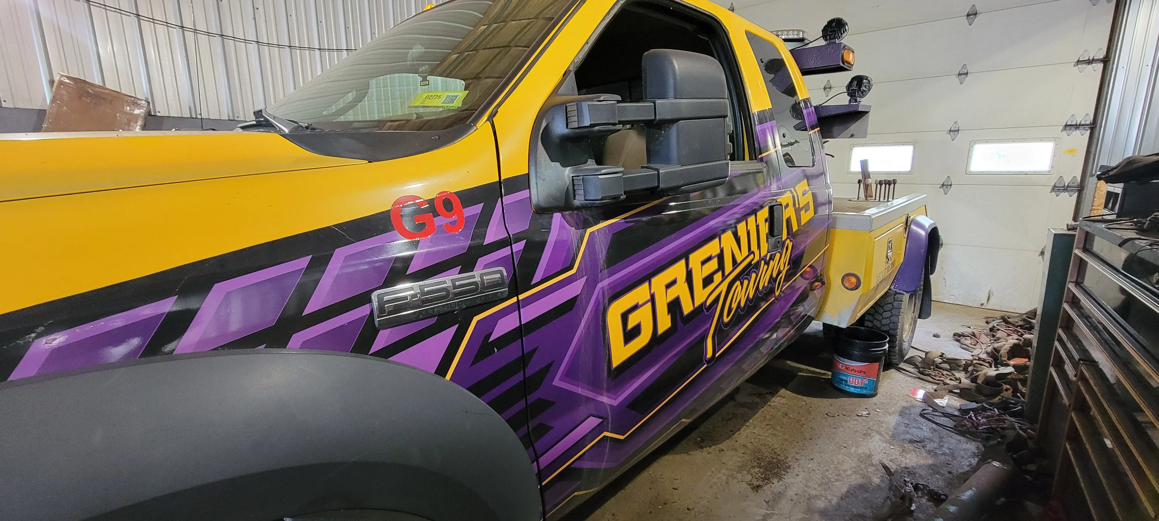 Tow Truck Garage Service