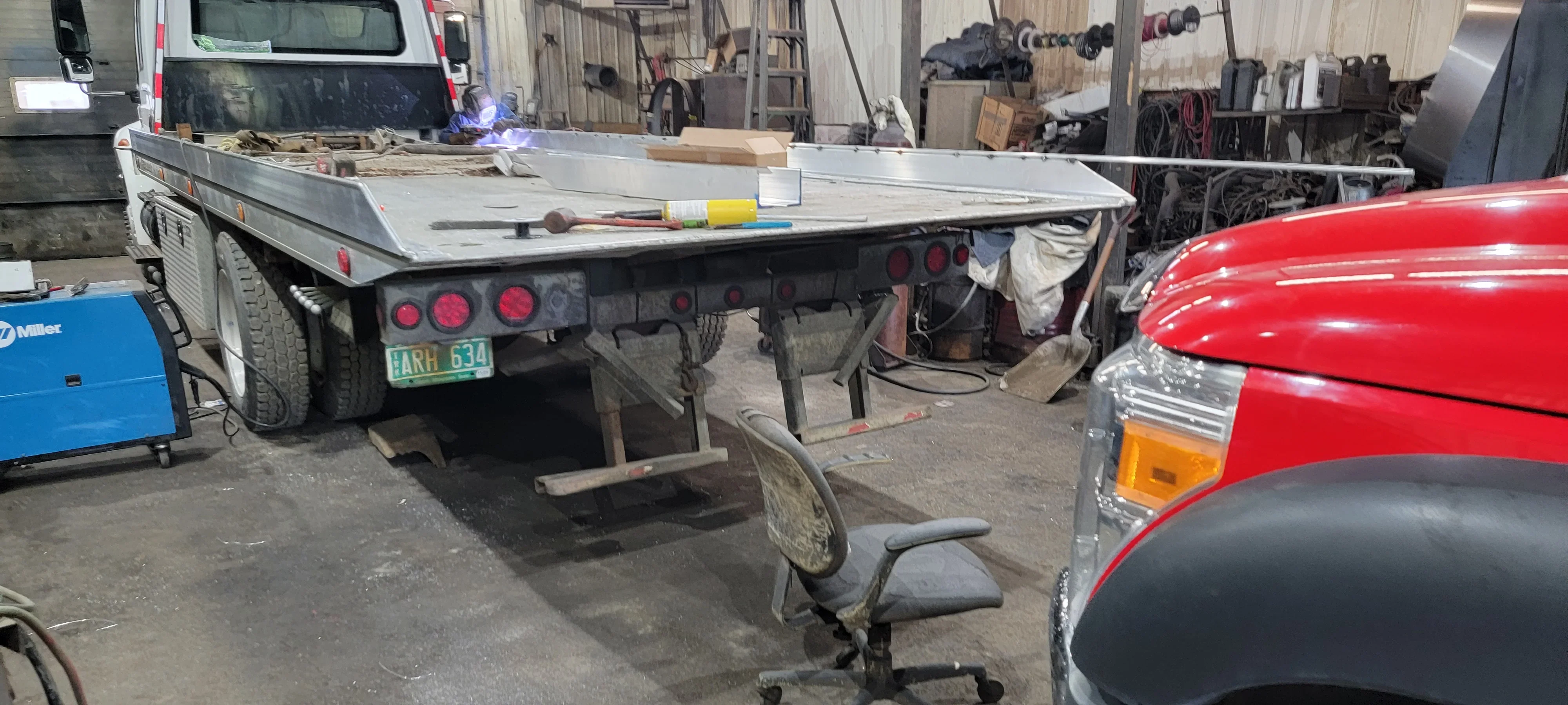 Welding Flatbed Tow Truck