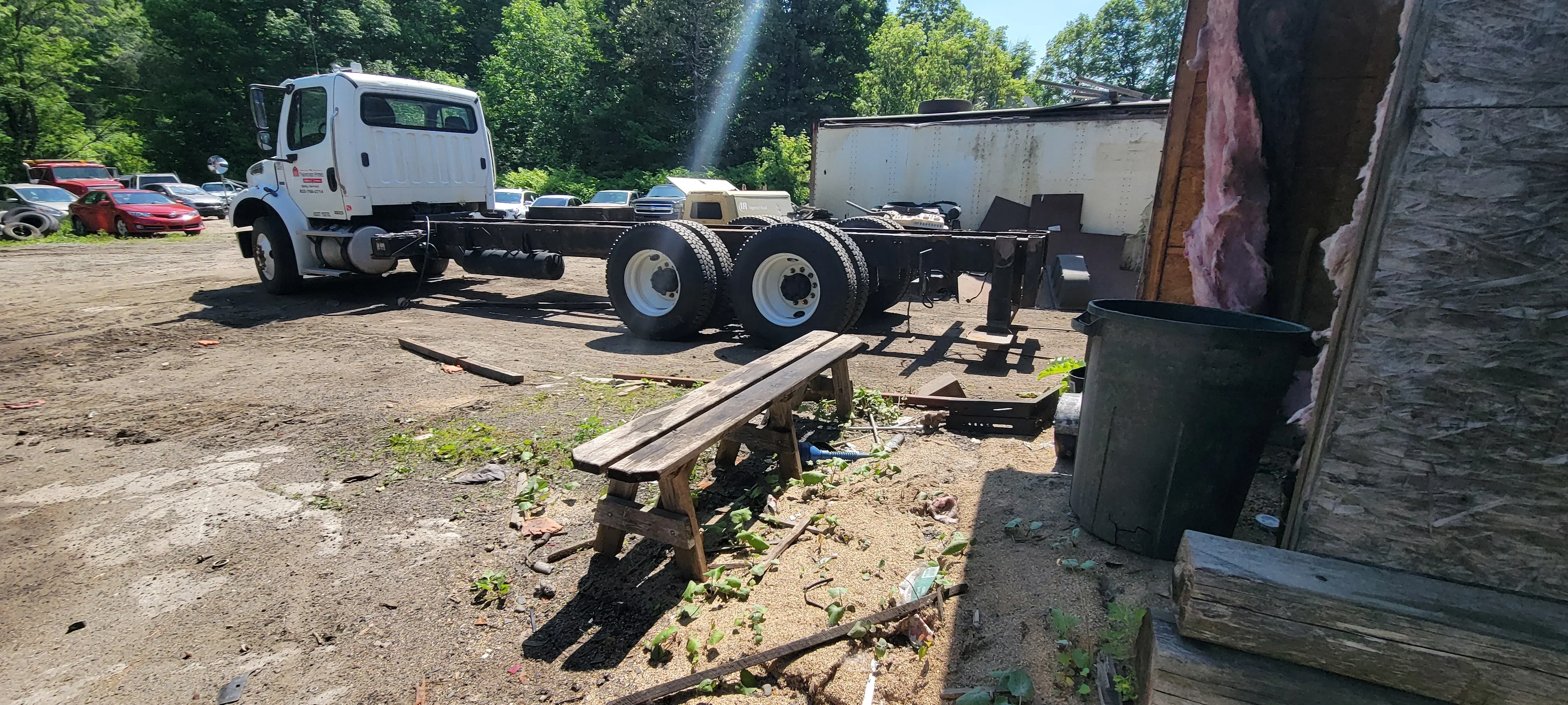 Heavy Truck Repair Yard