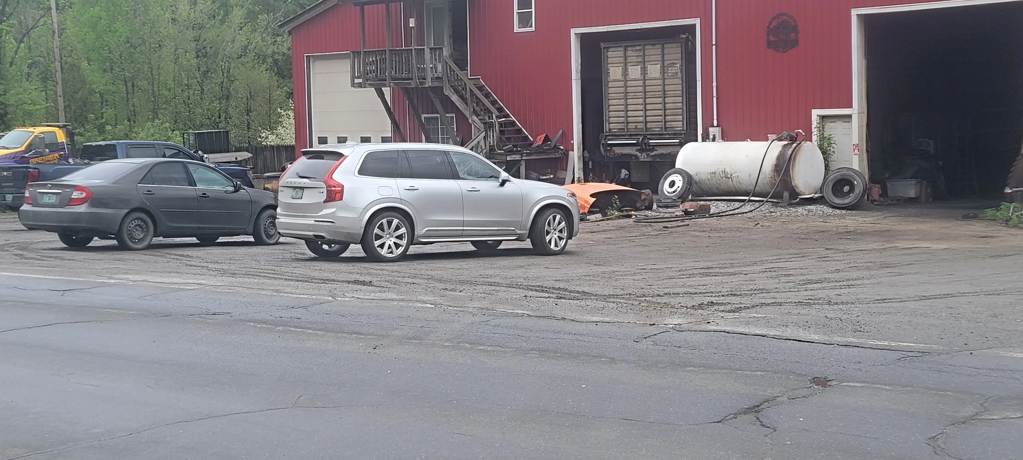 SUV Towing Operation