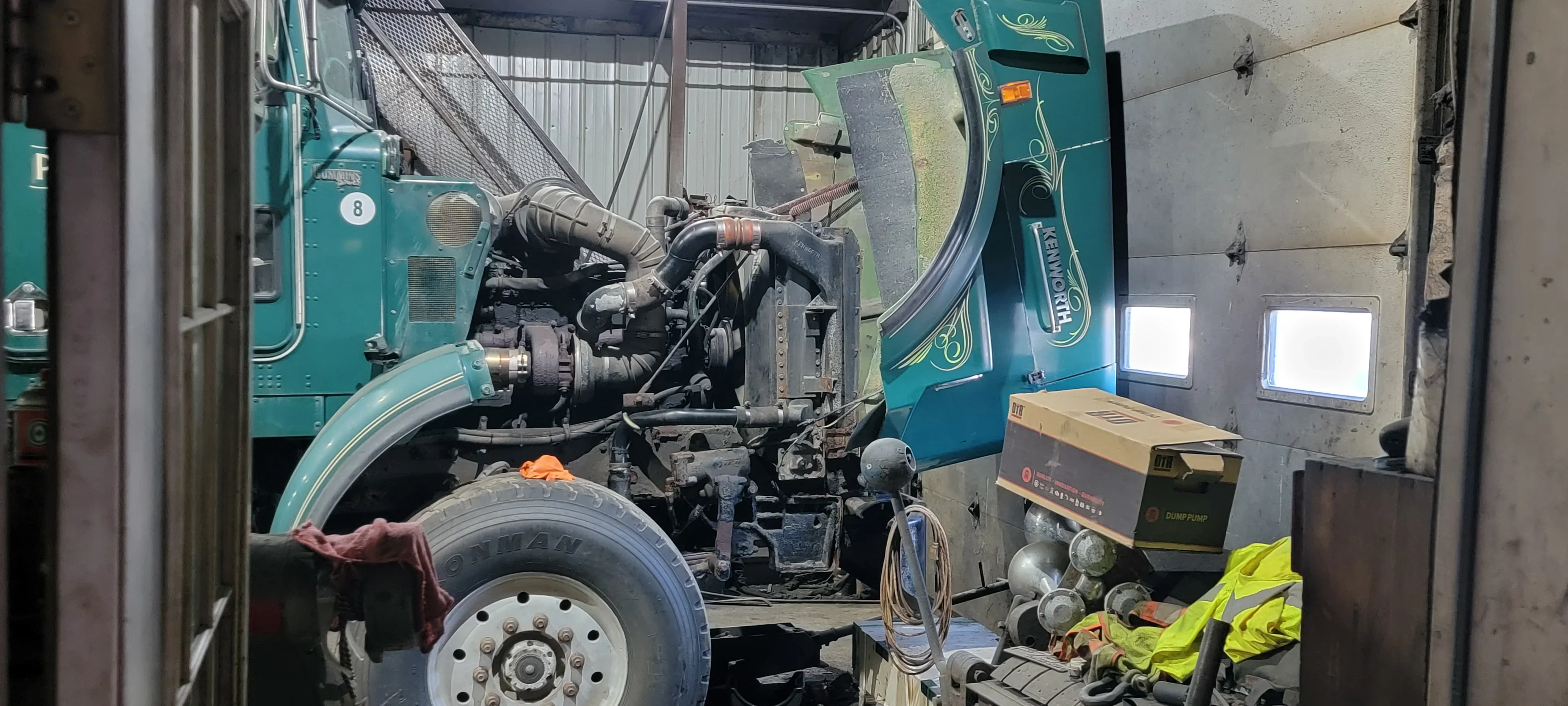 Truck Engine Repair Shop